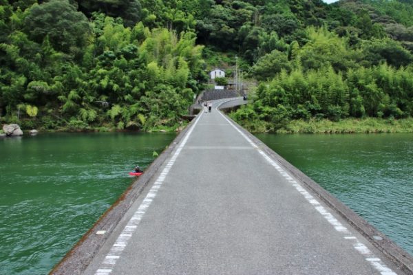 いの町・名越屋沈下橋